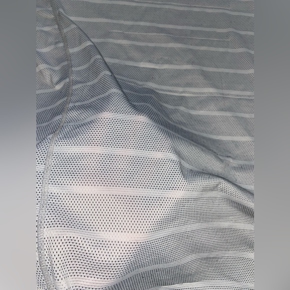 Breathable Sweat-Proof Workout T-Shirt - Picture 7 of 17